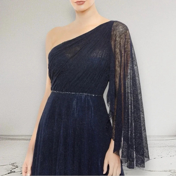NEW MAC DUGGAL LACE ONE SHOULDER ILLUSION SLEEVE A LINE GOWN In Navy Size 4 - Picture 4 of 12
